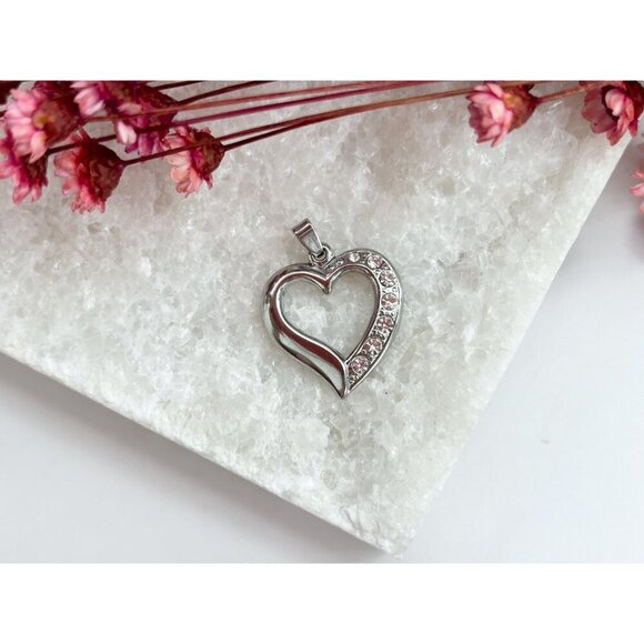 Vintage Silver Tone Rhinestone Heart Shaped Retro Love Pendant | Charm | Trinket - Picture 2 of 8